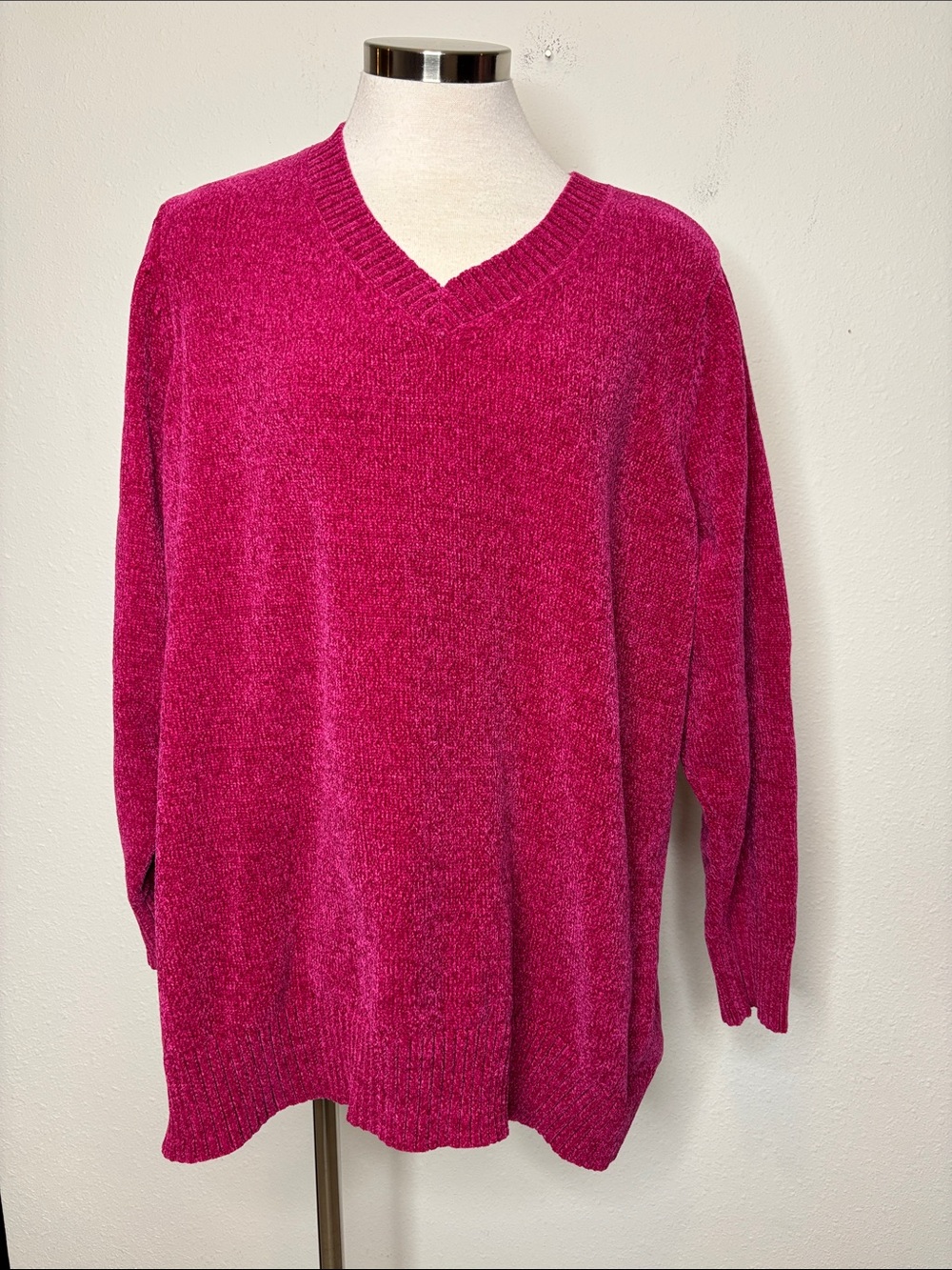 Belle by Kim Gravel Women's Chenille V-Neck Sweater - Fuchsia